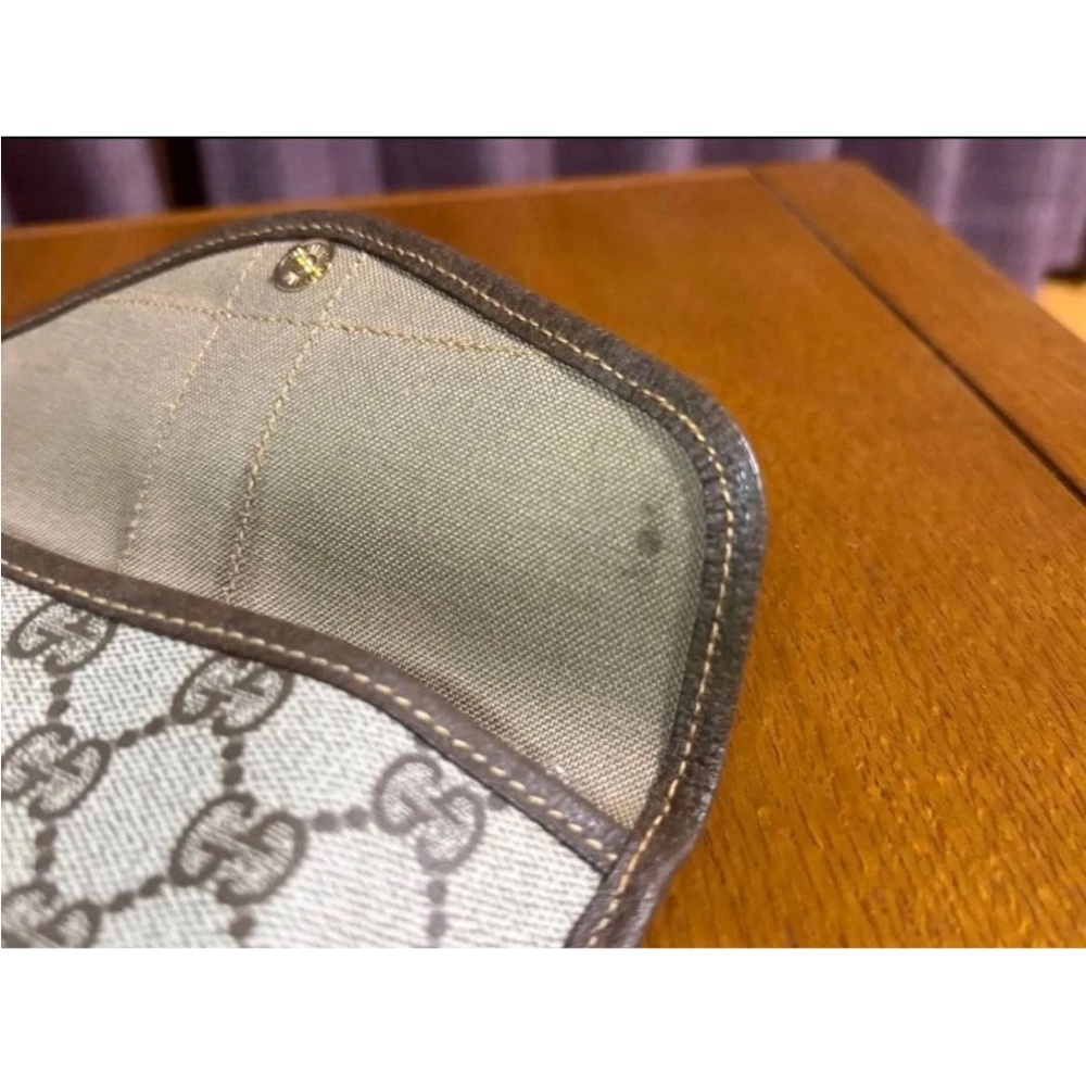 Gucci Brown Leather Clutch with Gold Logo - Picture 8 of 9